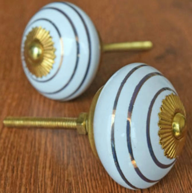 White and Gold ‘swirl’ ceramic knob